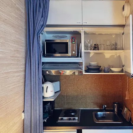 Apartamento Comfortable 30 M Studio With Balcony